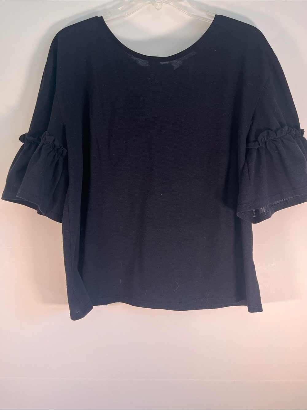 14th & Union Black Ruffle Sleeve Short Sleeve Top